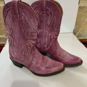Ariat Pink Cowboy Boots with Intricate Stitching and Pointed Toe